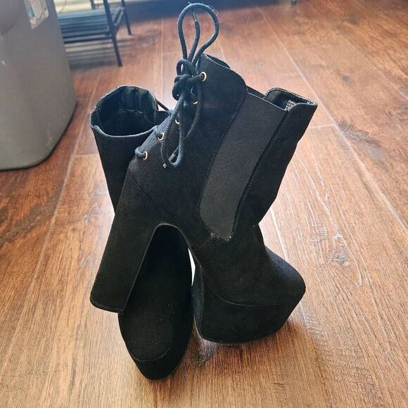 ShoeDazzle Diana Platform Heeled Boots - Picture 9 of 9